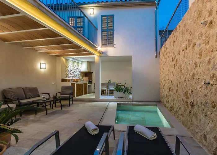 Вілла Historic Townhouse Casa Bugera 3 Bedrooms Private Pool