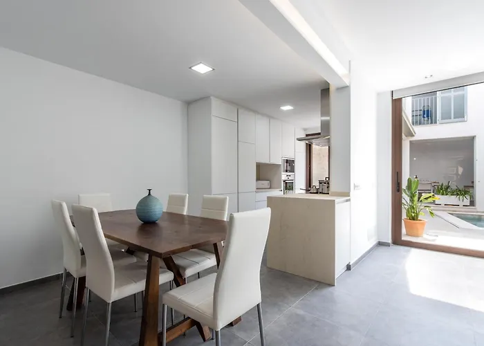 Historic Townhouse Casa Bugera 3 Bedrooms Private Pool